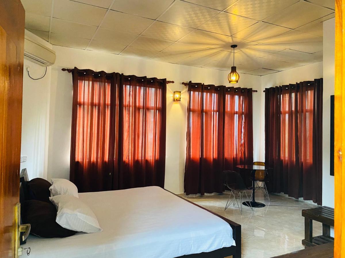 Aramba Resort Dondra Buitenkant foto
